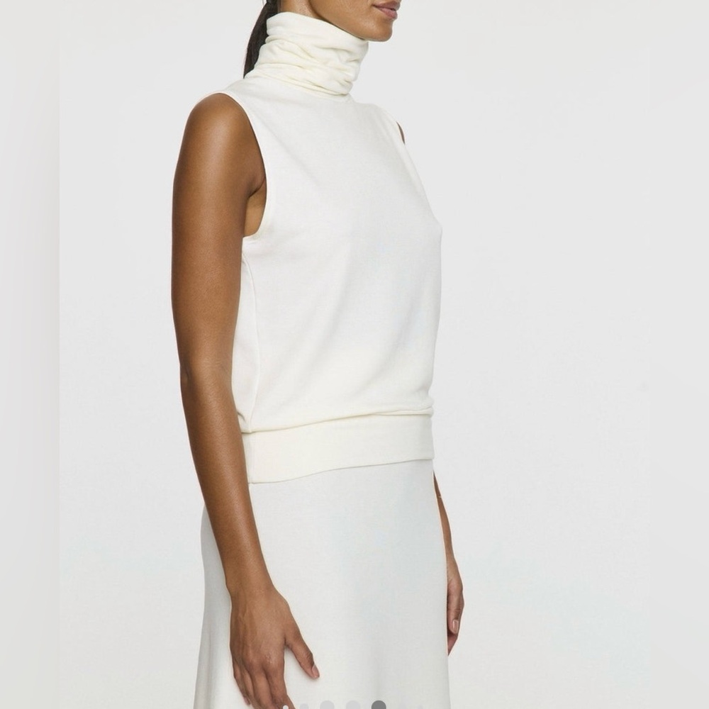 BLEUSALT sleeveless turtleneck size XS
